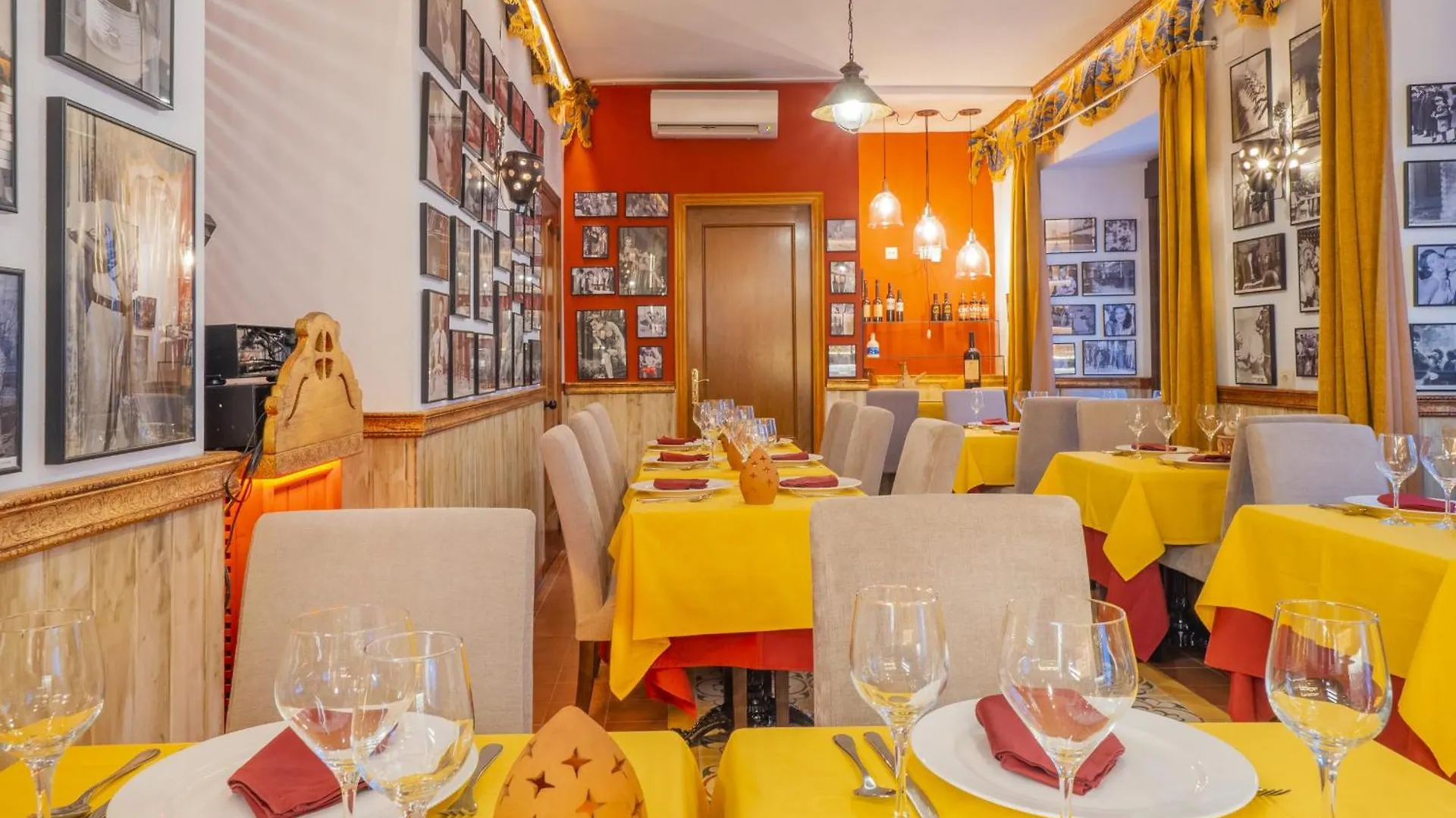 Cubo'S Hostal La Plaza Room 201 With Breakfast Tolox Guest house
